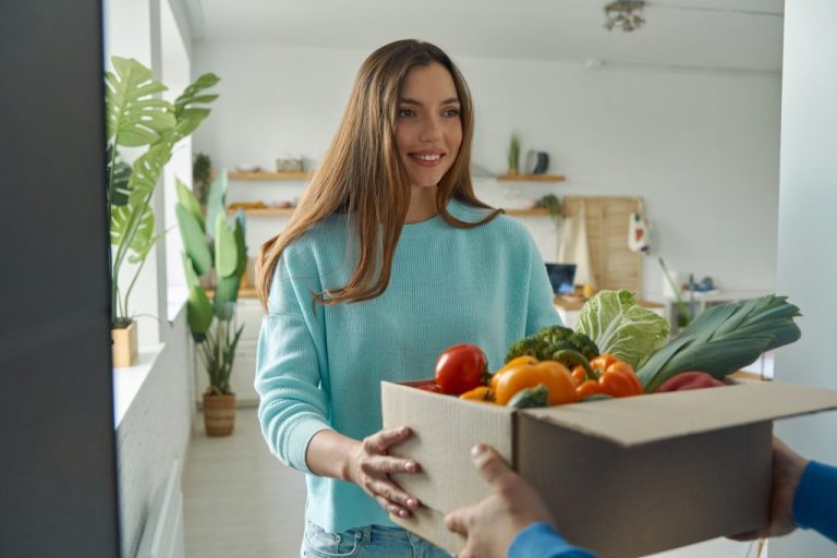 Les supermarchés et la livraison à domicile : Comment choisir le service le plus adapté ?